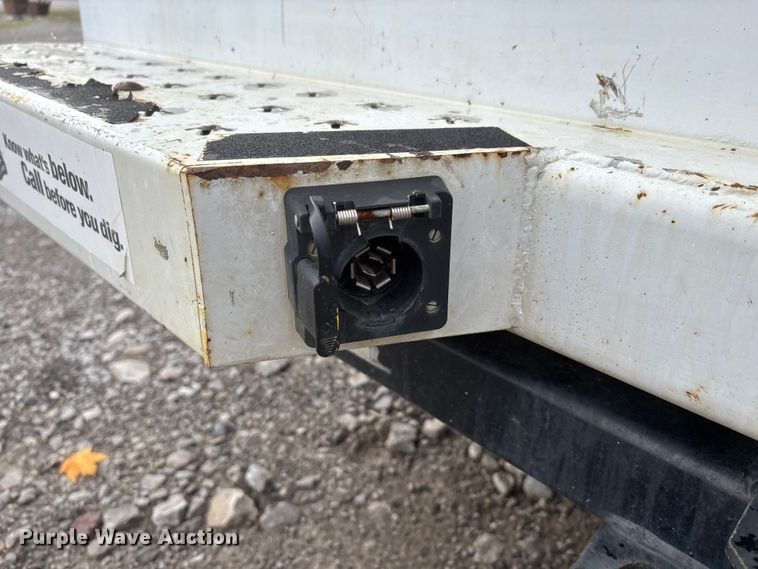 image for item DW7253 2015 Chevrolet Silverado 2500HD utility bed pickup truck