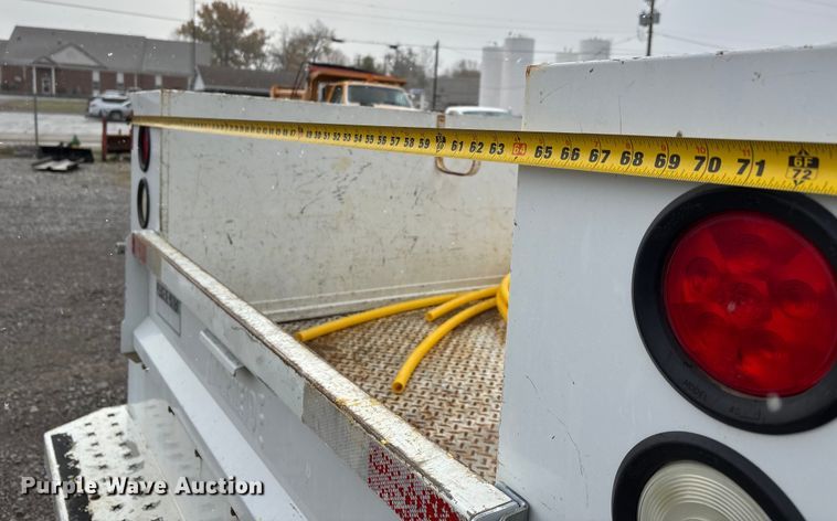 image for item DW7253 2015 Chevrolet Silverado 2500HD utility bed pickup truck