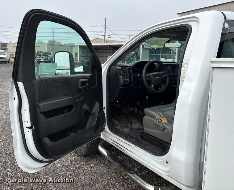 image for item DW7253 2015 Chevrolet Silverado 2500HD utility bed pickup truck