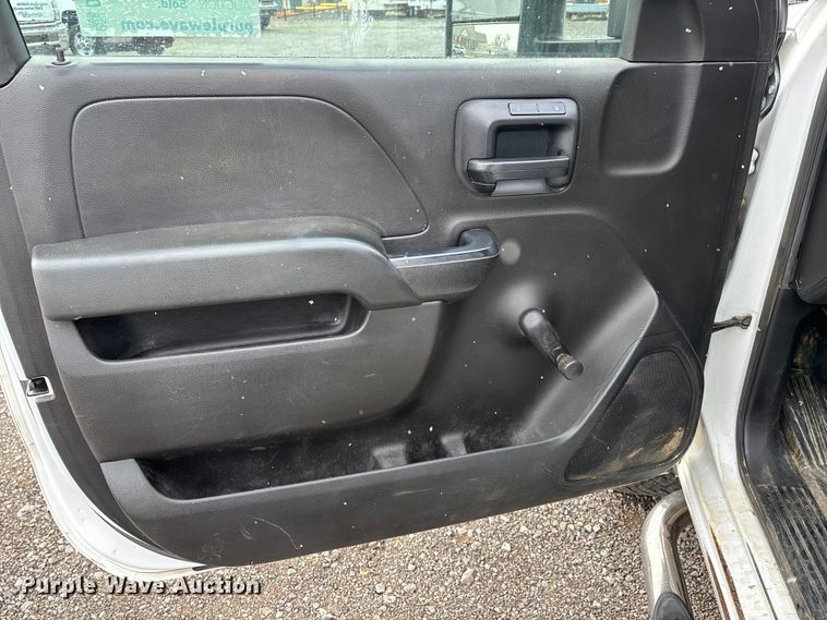 image for item DW7253 2015 Chevrolet Silverado 2500HD utility bed pickup truck