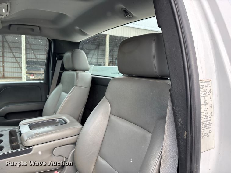 image for item DW7253 2015 Chevrolet Silverado 2500HD utility bed pickup truck