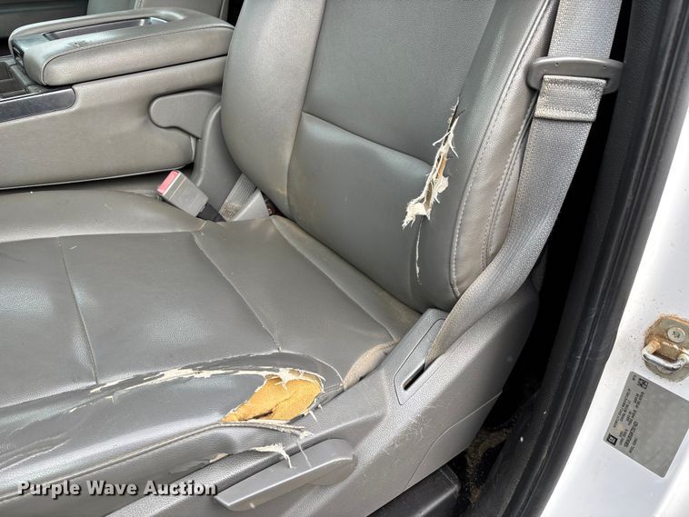 image for item DW7253 2015 Chevrolet Silverado 2500HD utility bed pickup truck