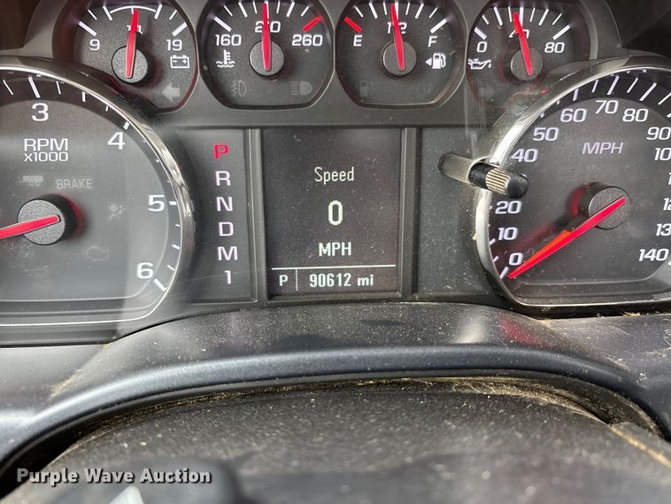 image for item DW7253 2015 Chevrolet Silverado 2500HD utility bed pickup truck