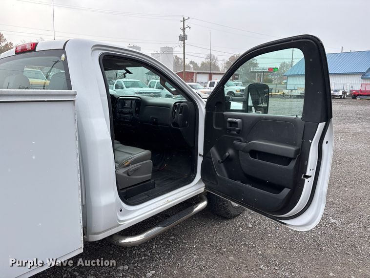 image for item DW7253 2015 Chevrolet Silverado 2500HD utility bed pickup truck