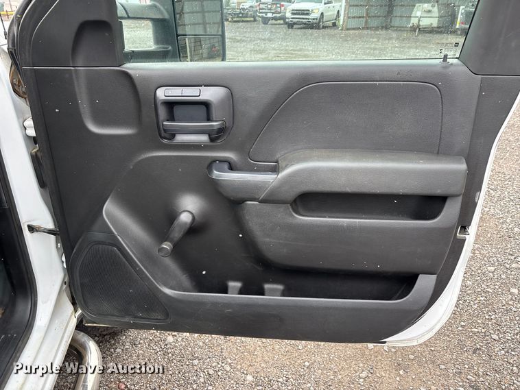 image for item DW7253 2015 Chevrolet Silverado 2500HD utility bed pickup truck