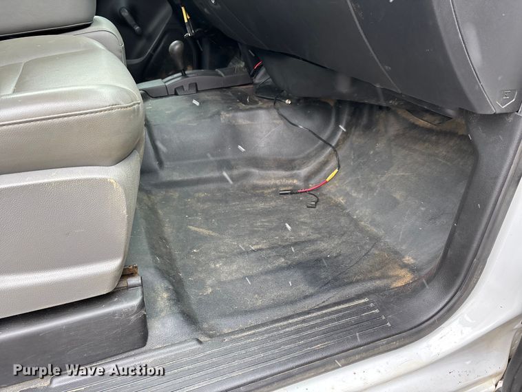 image for item DW7253 2015 Chevrolet Silverado 2500HD utility bed pickup truck