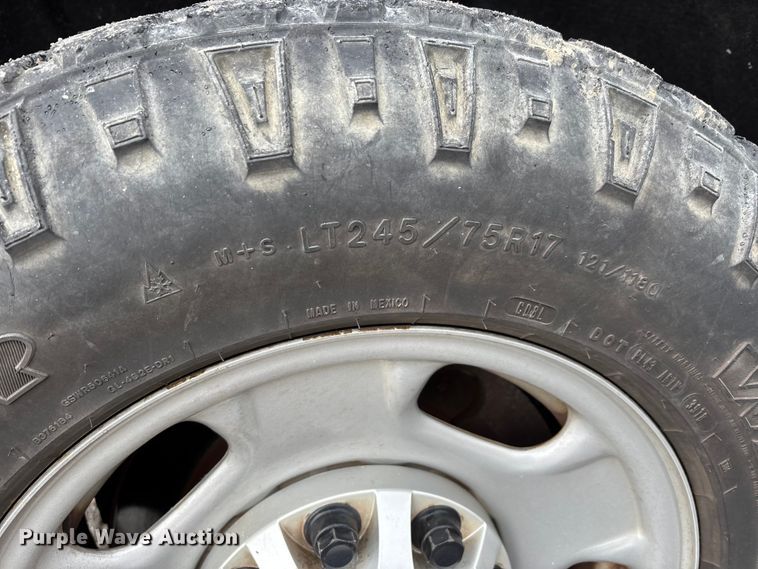 image for item DW7253 2015 Chevrolet Silverado 2500HD utility bed pickup truck