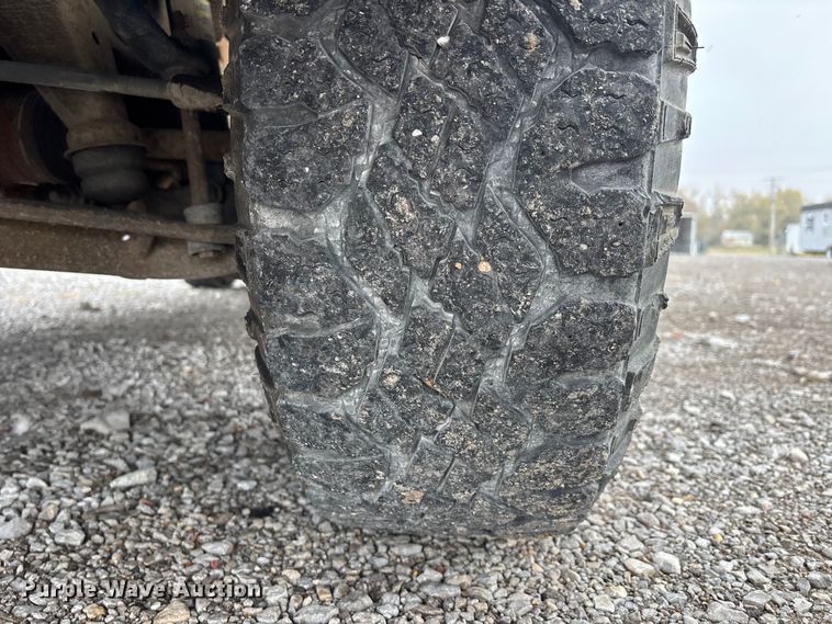 image for item DW7253 2015 Chevrolet Silverado 2500HD utility bed pickup truck