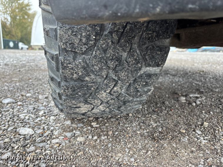 image for item DW7253 2015 Chevrolet Silverado 2500HD utility bed pickup truck