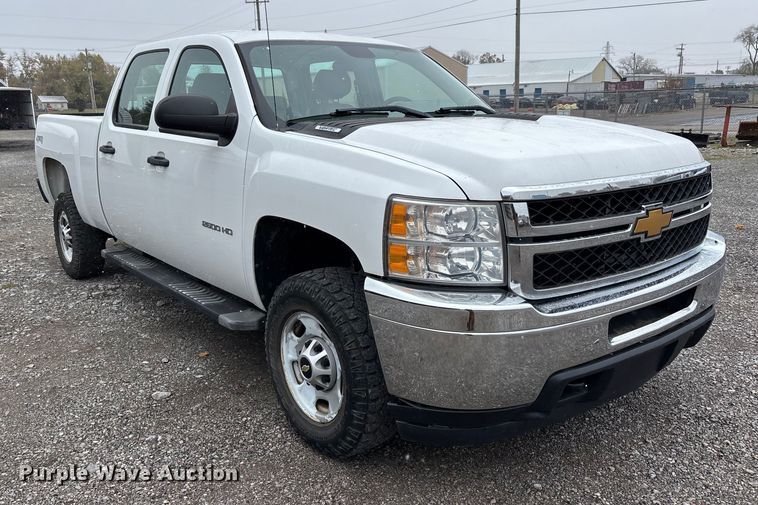image for item DW7254 2014 Chevrolet Silverado 2500HD Crew Cab pickup truck