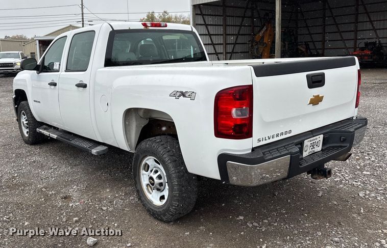 image for item DW7254 2014 Chevrolet Silverado 2500HD Crew Cab pickup truck