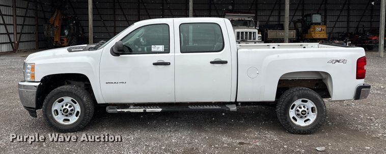 image for item DW7254 2014 Chevrolet Silverado 2500HD Crew Cab pickup truck