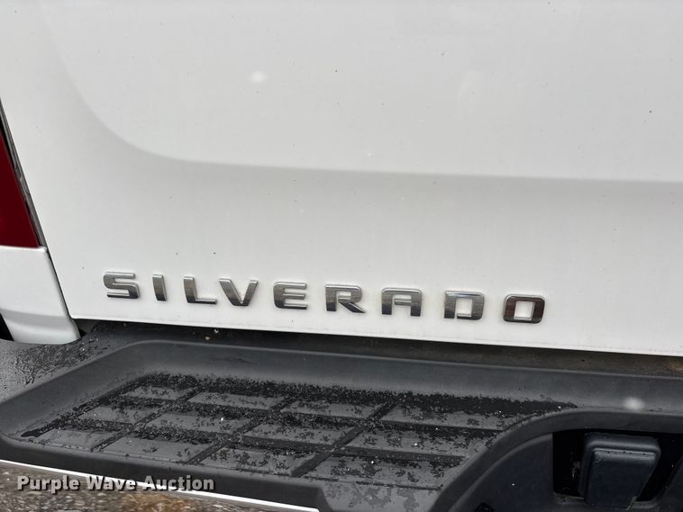 image for item DW7254 2014 Chevrolet Silverado 2500HD Crew Cab pickup truck