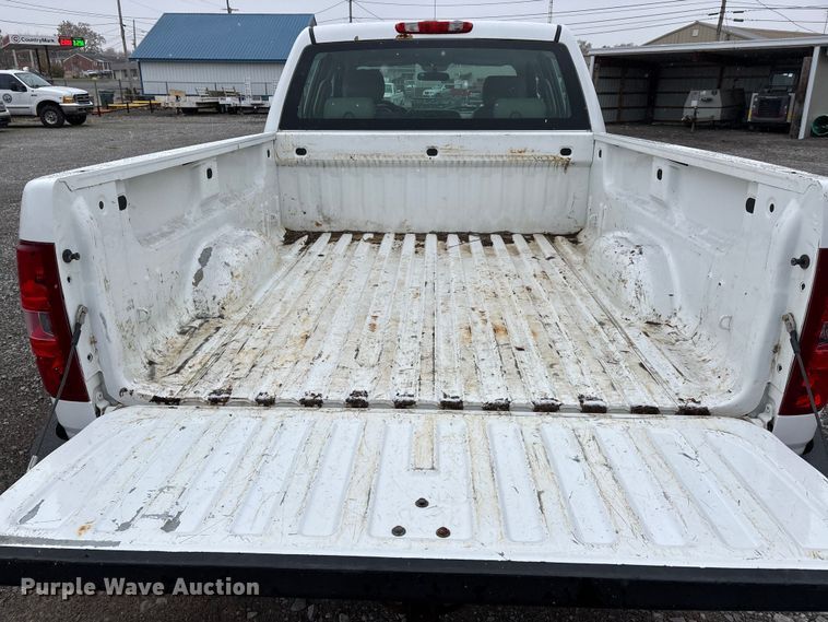 image for item DW7254 2014 Chevrolet Silverado 2500HD Crew Cab pickup truck