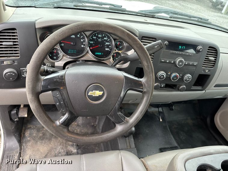 image for item DW7254 2014 Chevrolet Silverado 2500HD Crew Cab pickup truck