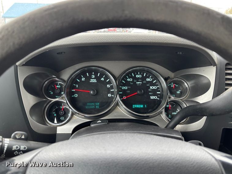 image for item DW7254 2014 Chevrolet Silverado 2500HD Crew Cab pickup truck