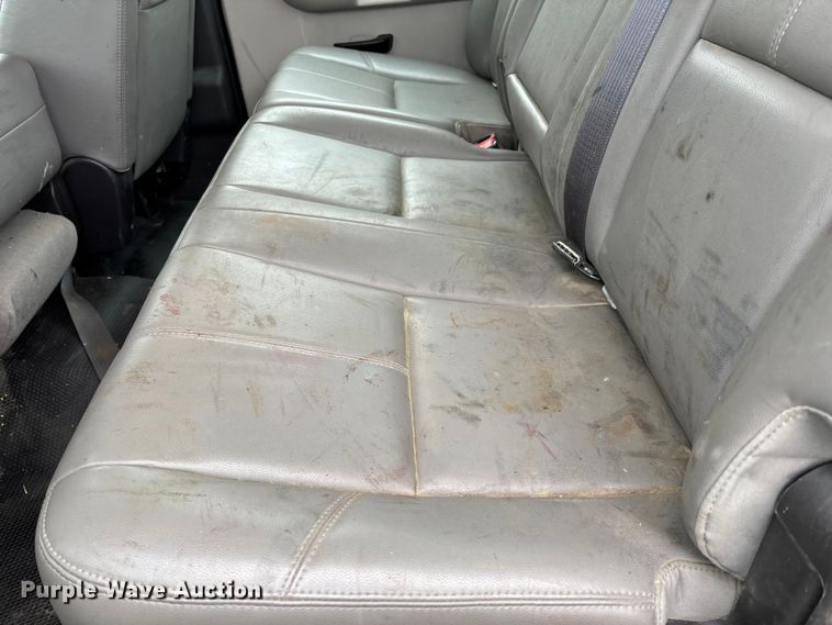 image for item DW7254 2014 Chevrolet Silverado 2500HD Crew Cab pickup truck