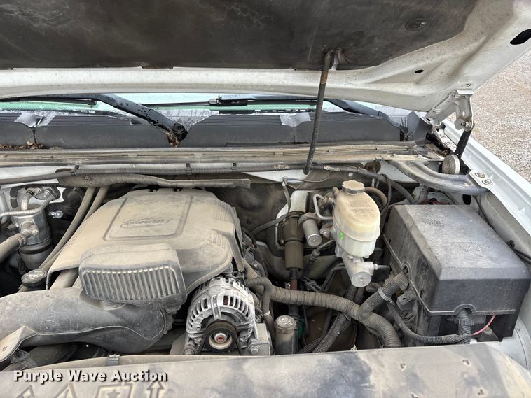 image for item DW7254 2014 Chevrolet Silverado 2500HD Crew Cab pickup truck