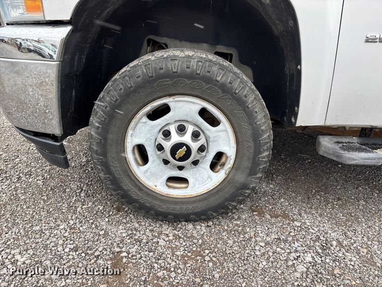 image for item DW7254 2014 Chevrolet Silverado 2500HD Crew Cab pickup truck