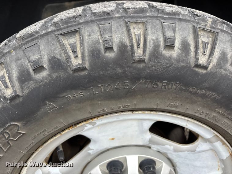 image for item DW7254 2014 Chevrolet Silverado 2500HD Crew Cab pickup truck