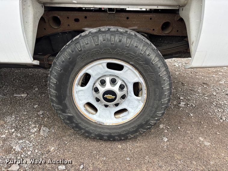 image for item DW7254 2014 Chevrolet Silverado 2500HD Crew Cab pickup truck