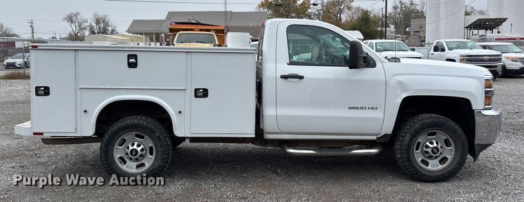 image for item DW7255 2015 Chevrolet Silverado 2500HD utility bed pickup truck