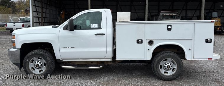 image for item DW7255 2015 Chevrolet Silverado 2500HD utility bed pickup truck