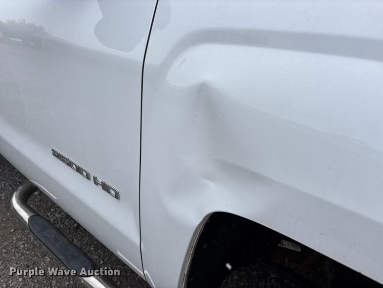 image for item DW7255 2015 Chevrolet Silverado 2500HD utility bed pickup truck