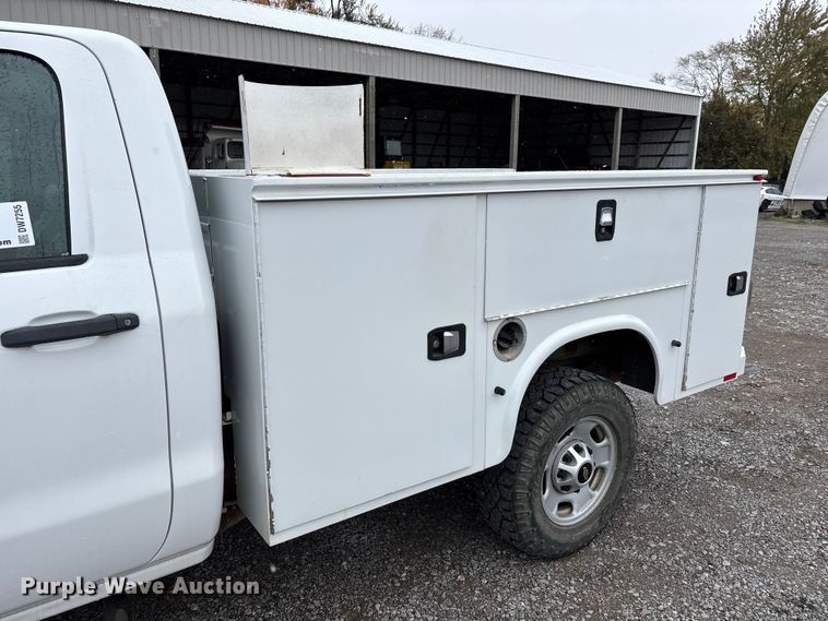 image for item DW7255 2015 Chevrolet Silverado 2500HD utility bed pickup truck