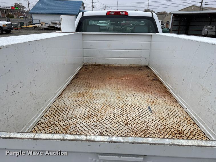 image for item DW7255 2015 Chevrolet Silverado 2500HD utility bed pickup truck