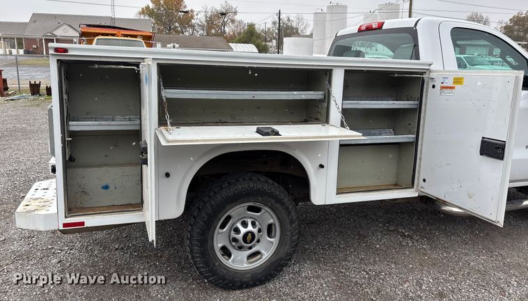 image for item DW7255 2015 Chevrolet Silverado 2500HD utility bed pickup truck