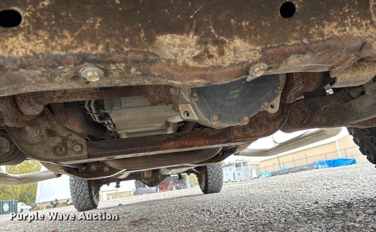 image for item DW7255 2015 Chevrolet Silverado 2500HD utility bed pickup truck