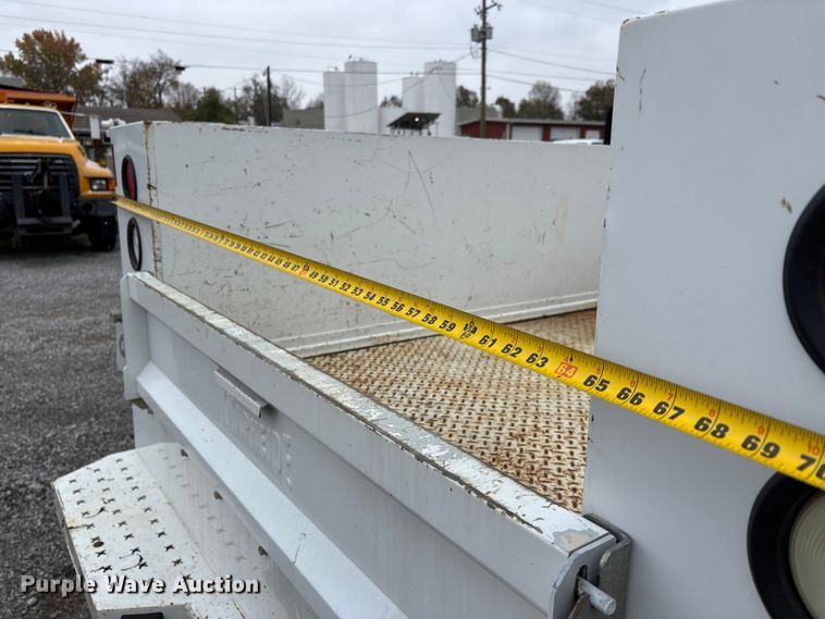 image for item DW7255 2015 Chevrolet Silverado 2500HD utility bed pickup truck