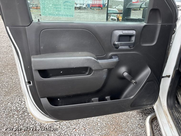 image for item DW7255 2015 Chevrolet Silverado 2500HD utility bed pickup truck