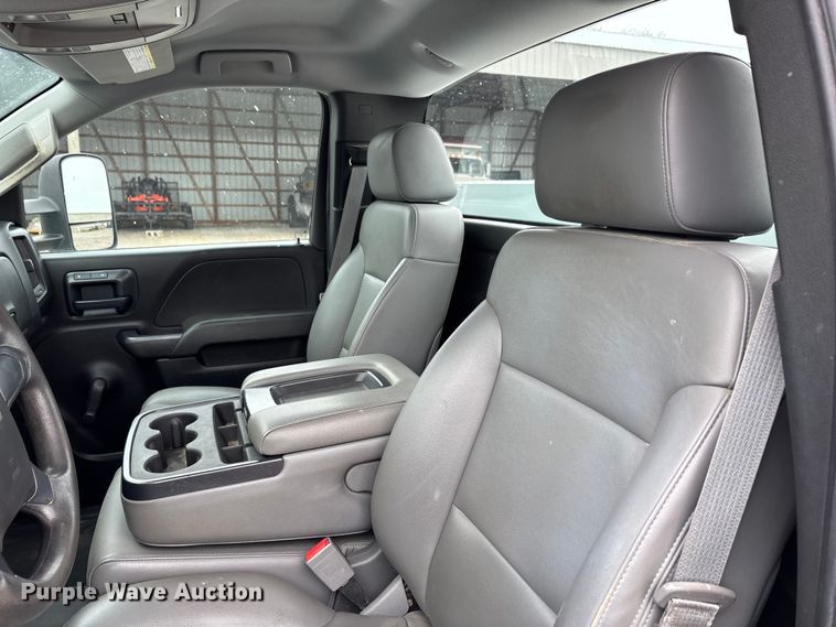 image for item DW7255 2015 Chevrolet Silverado 2500HD utility bed pickup truck