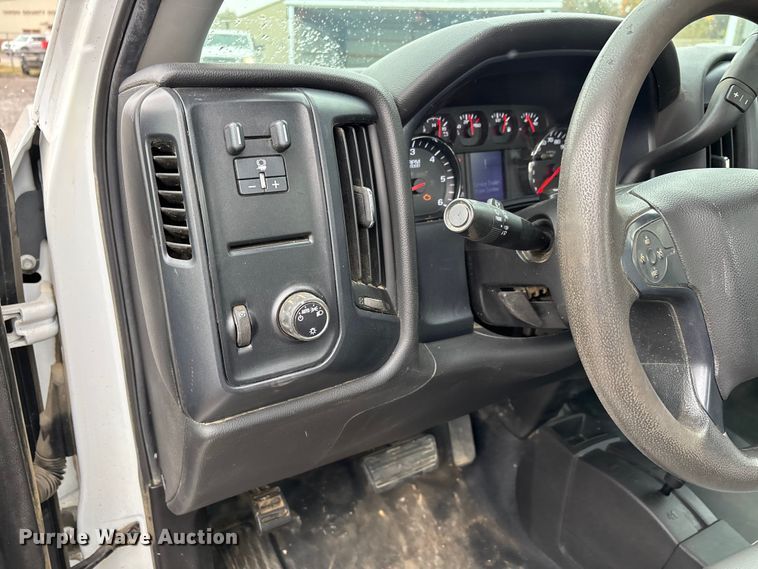 image for item DW7255 2015 Chevrolet Silverado 2500HD utility bed pickup truck