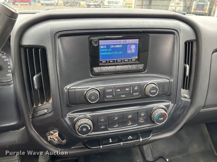 image for item DW7255 2015 Chevrolet Silverado 2500HD utility bed pickup truck