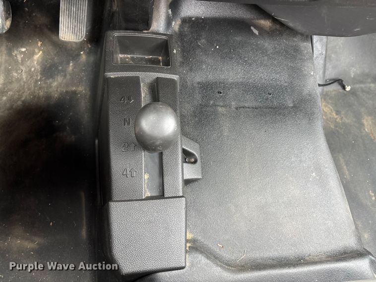 image for item DW7255 2015 Chevrolet Silverado 2500HD utility bed pickup truck