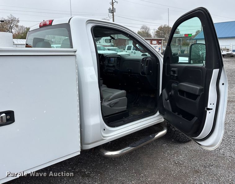 image for item DW7255 2015 Chevrolet Silverado 2500HD utility bed pickup truck