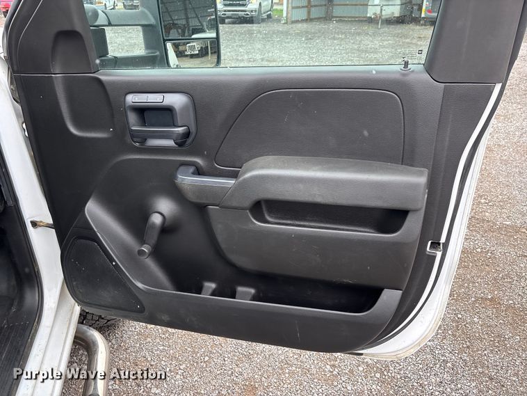 image for item DW7255 2015 Chevrolet Silverado 2500HD utility bed pickup truck