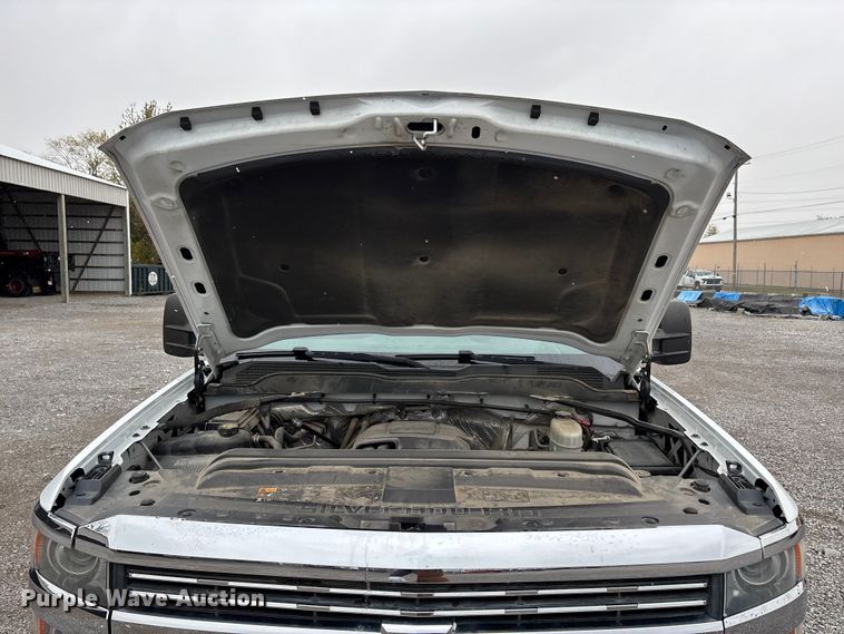 image for item DW7255 2015 Chevrolet Silverado 2500HD utility bed pickup truck