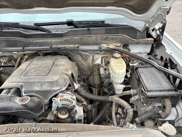 image for item DW7255 2015 Chevrolet Silverado 2500HD utility bed pickup truck