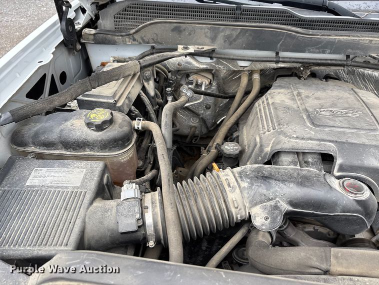 image for item DW7255 2015 Chevrolet Silverado 2500HD utility bed pickup truck