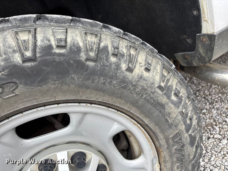 image for item DW7255 2015 Chevrolet Silverado 2500HD utility bed pickup truck