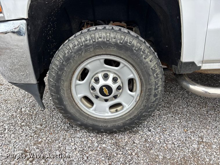 image for item DW7255 2015 Chevrolet Silverado 2500HD utility bed pickup truck