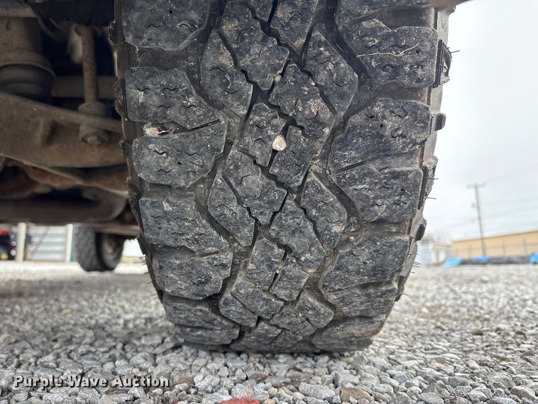 image for item DW7255 2015 Chevrolet Silverado 2500HD utility bed pickup truck