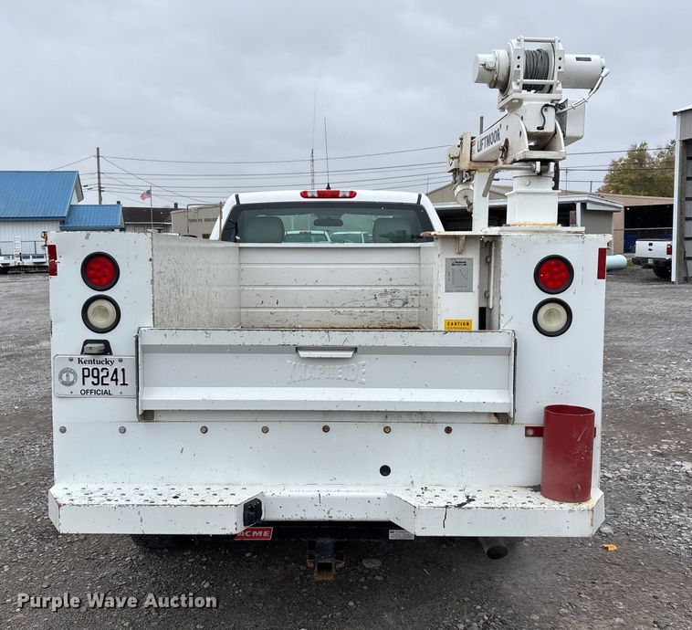 image for item DW7256 2014 Chevrolet Silverado 2500HD utility bed pickup truck