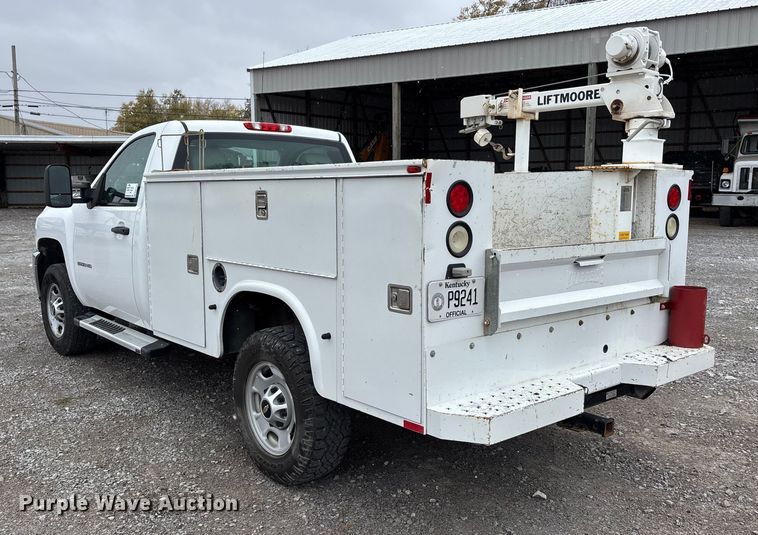 image for item DW7256 2014 Chevrolet Silverado 2500HD utility bed pickup truck