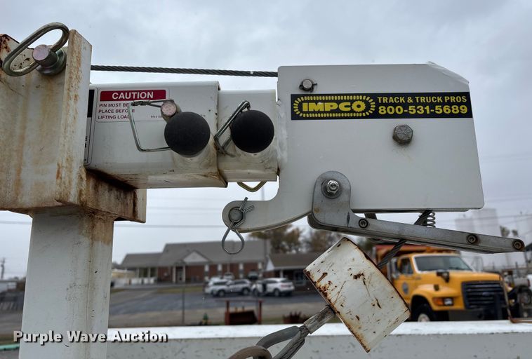 image for item DW7256 2014 Chevrolet Silverado 2500HD utility bed pickup truck