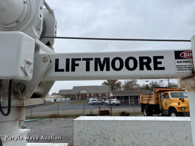 image for item DW7256 2014 Chevrolet Silverado 2500HD utility bed pickup truck